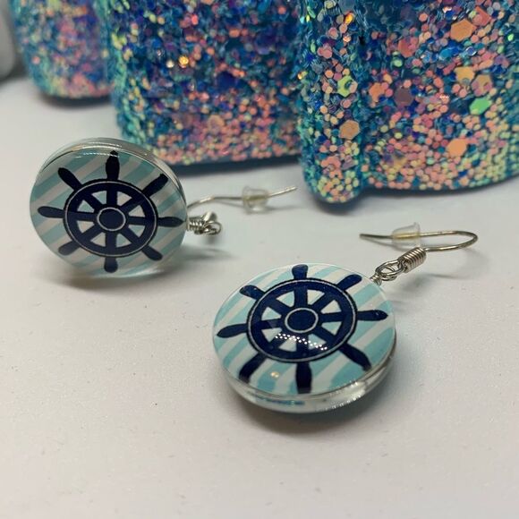 (P1) Glass Nautical Earrings - Picture 2 of 3